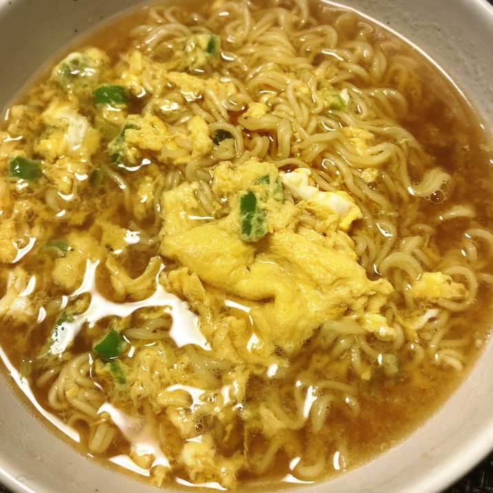 ふわふわ卵のせ袋ラーメン